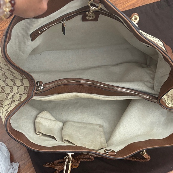 Gucci Medium GG Bella Canvas Tote with Tassel Charm - Picture 7 of 13